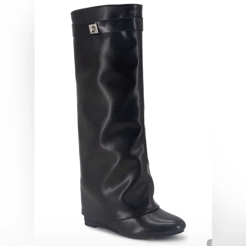 Black Knee-High Leather Boots - Picture 7 of 8